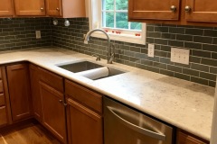 Oblong-Kitchen-Tile-Backsplash