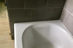 cap-and-tile-installation-for-knee-wall